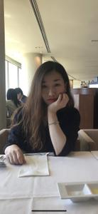 一柳 真依