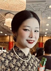 ヨシノ