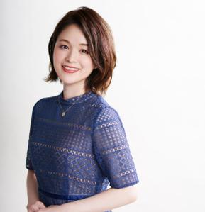 フリーアナウンサー神谷美寿々