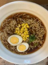 アルミ缶の上にあるミカン