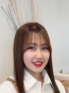 安田 茉奈