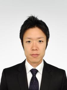 出上　泰斗