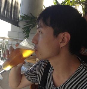 横田英二